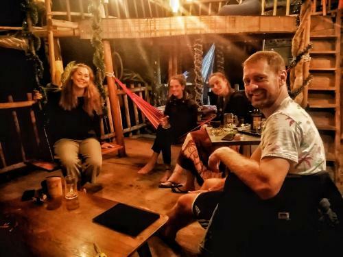 Noname Hostel And Cafe