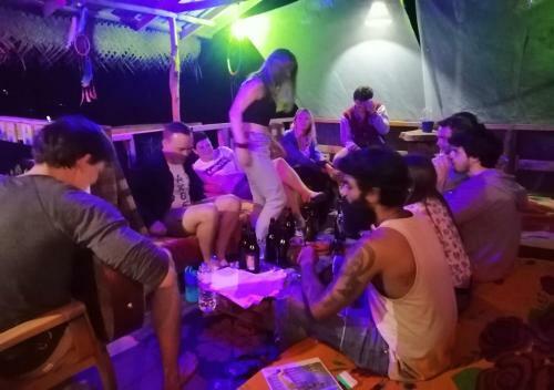 Albergue Tree House Cafe Ella