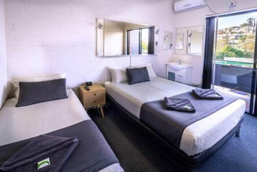 Hostal Kingsford Riverside Inn