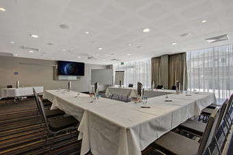 Aparthotel Quality Suites Pioneer Sands