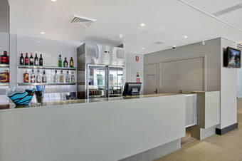 Aparthotel Quality Suites Pioneer Sands