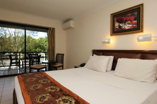 Novena Palms Motel
