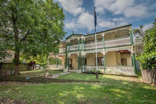 Hostal Grove Manor