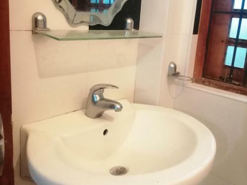 Hostal Whiteflowerhomestayella