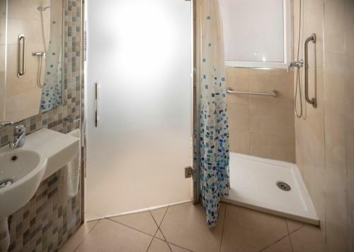 Apartamentos �ptima Palacete De La Alhambra Parking