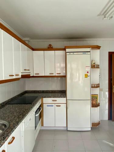 Chalet En Urbanizaci�n Con Piscina