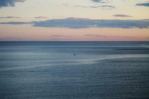 Apartamento Con Terraza, Vistas Playa Y Monta�a