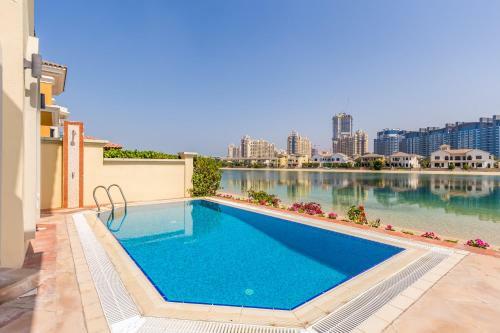 Charming 6br Villa With Private Pool On Palm Jumeirah