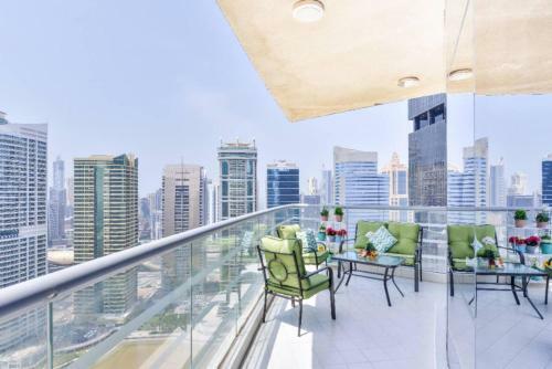 Apartamento Beautiful 2bed 2baclcony In Jlt, Dubai