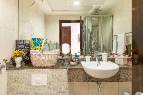 Apartamento Beautiful 2bed 2baclcony In Jlt, Dubai