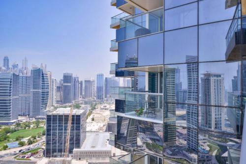 Apartamento Beautiful 2bed 2baclcony In Jlt, Dubai