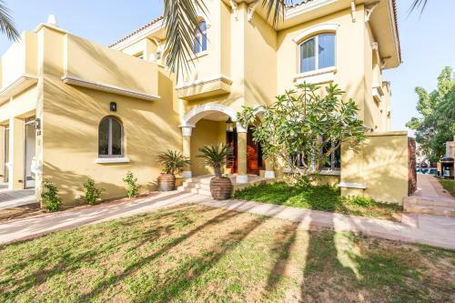 Chic 5br Villa With Private Pool On Palm Jumeirah