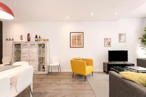 Apartamento 3 Bdr & Terrace, Close To Subway
