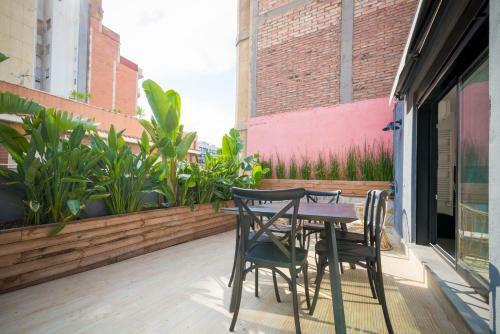 4 Bedroom Semi Attached House With Rooftop
