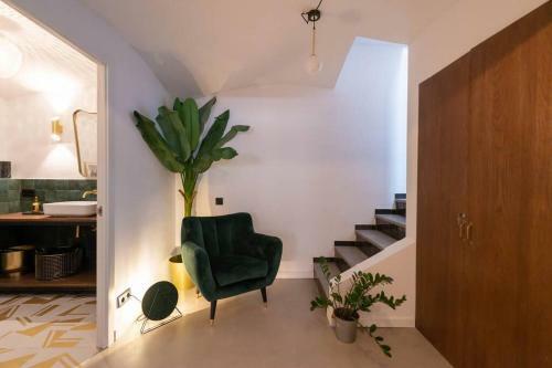 4 Bedroom Semi Attached House With Rooftop