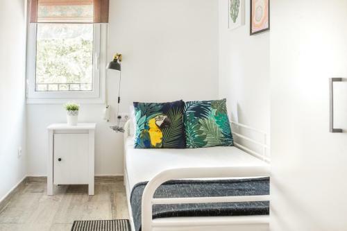 Cozy Apartment With Splashes Of Color