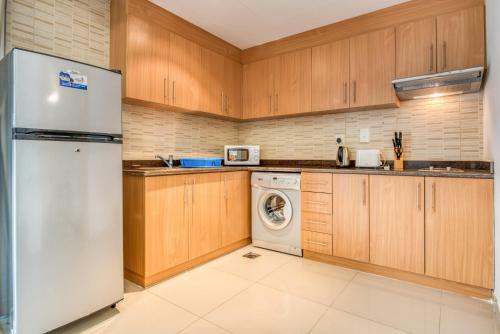 Studio Apartment In Lincoln Park A By Deluxe Holiday Homes