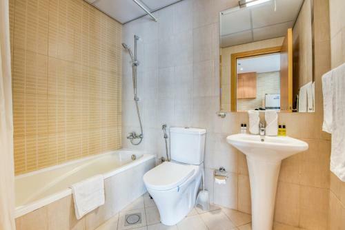 Studio Apartment In Lincoln Park A By Deluxe Holiday Homes