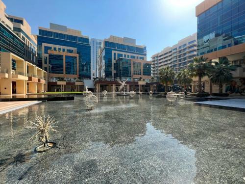 Modern Duplex Loft Apartment, 1 Bedroom, Bay Square