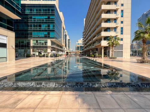 Modern Duplex Loft Apartment, 1 Bedroom, Bay Square
