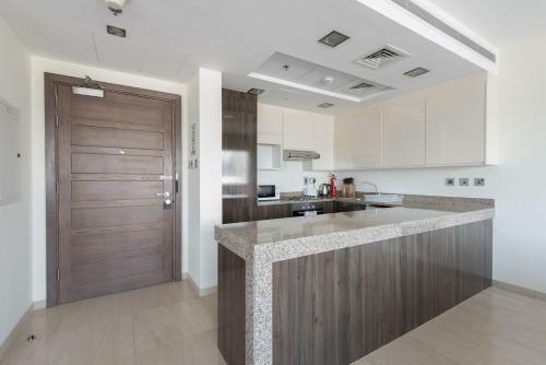 Modern Duplex Loft Apartment, 1 Bedroom, Bay Square