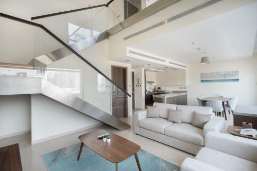 Modern Duplex Loft Apartment, 1 Bedroom, Bay Square