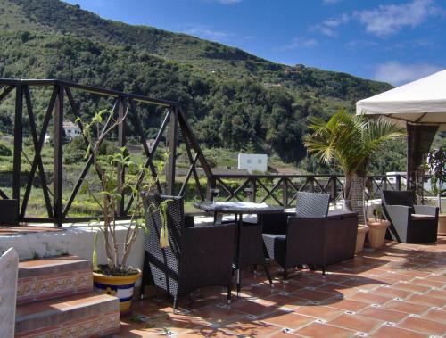 Apartamento Rustic Holiday Home With Balcony And Sea View