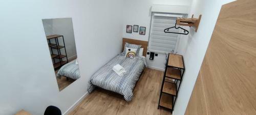 New Apartment Claret