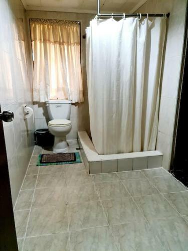 Villa Spacious Spanish-style Resort In Pansol Laguna