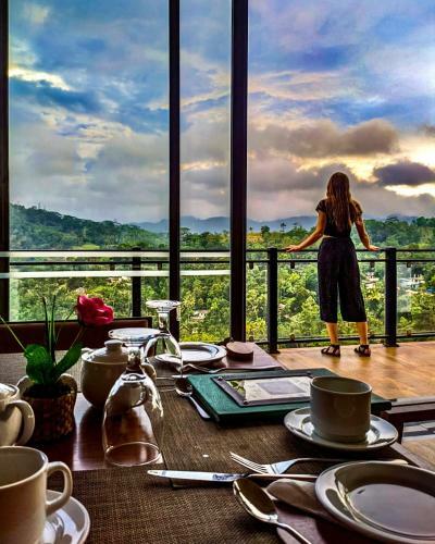 Hotel Riverbank Resort Gampola
