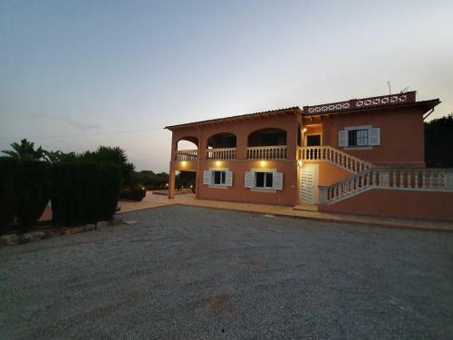 Villa Ca�n Roser