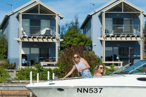 Captains Cove Waterfront Apartments