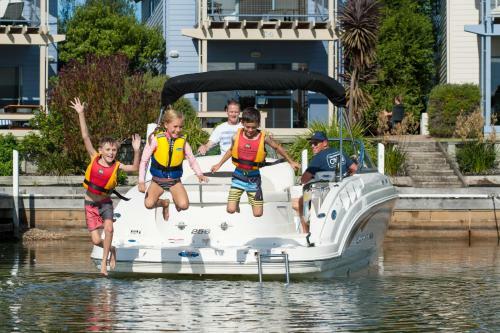Captains Cove Waterfront Apartments