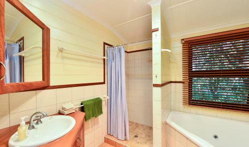 Bushland Cottages And Lodge