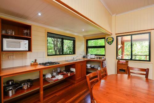 Bushland Cottages And Lodge