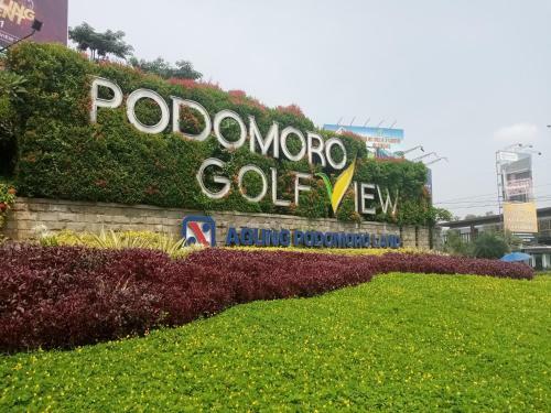 Podomoro Golf View Apartemen Room Cozy