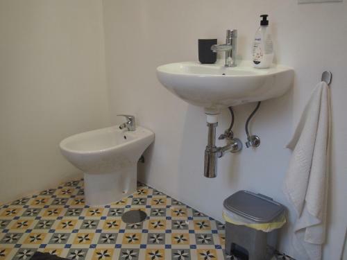 Apartamento Casa Valientes A - Free Private Parking, Wifi & AC