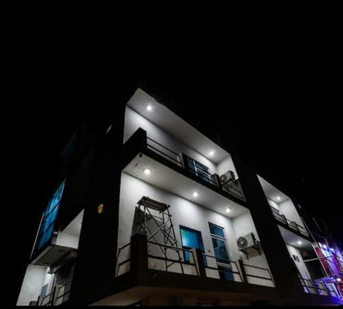 Oyo 85500 Hotel Highway Super King