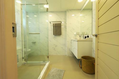 Apartamento Glory Sukhumvit -asoke- Prompong- Bts- Mrt