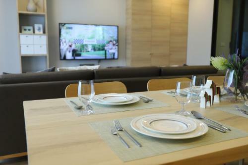 Apartamento Glory Sukhumvit -asoke- Prompong- Bts- Mrt