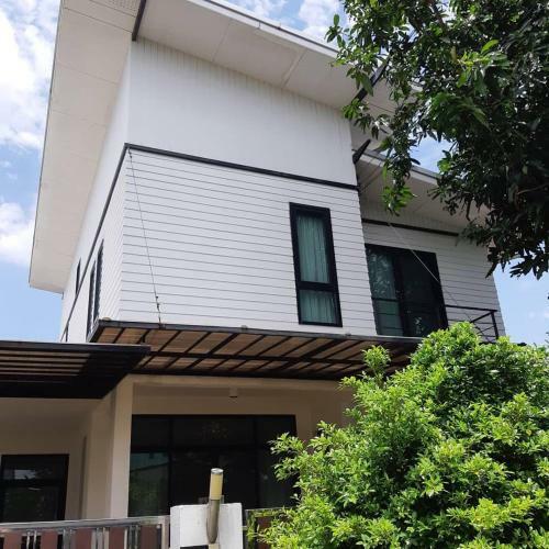 Villa Thai Style Modern House