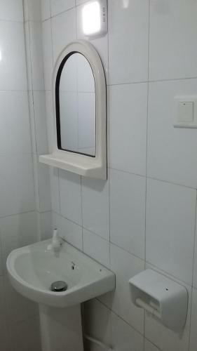 Hostal Whiz Home Stay