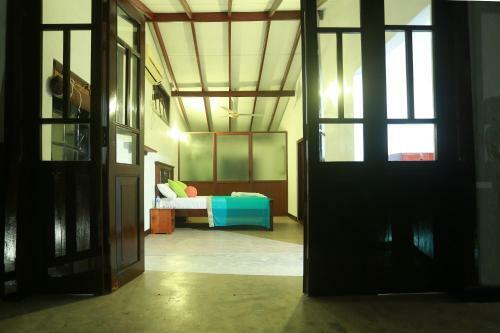 Bed & Breakfast Royal Mangroves Villa