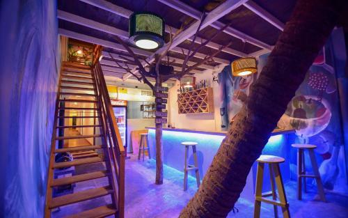 Hotel Palm Leaf Cafe
