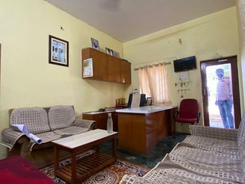 Oyo 82980 Hotel Narayan Palace