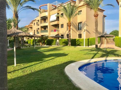 Acogedor, Nuevo Adosado Junto Al Mar