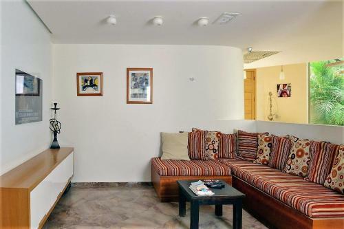 Villa Loft With Pool 20m Length Heated , 300m From Sea