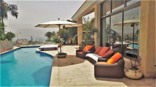 Villa Loft With Pool 20m Length Heated , 300m From Sea