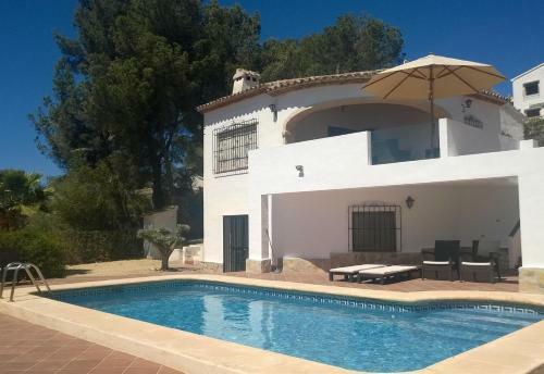 Villa Up To 8 Sleeps 4 Bedrms 2