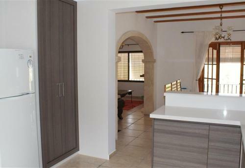 Villa Up To 8 Sleeps 4 Bedrms 2